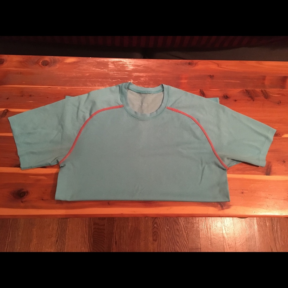 Lululemon Metal Vent Tech
